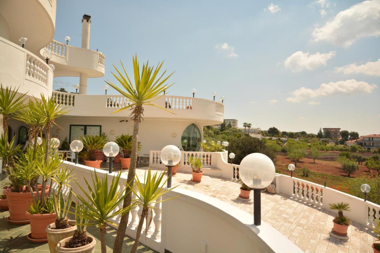 Hotel Falco D'Oro Cisternino Exterior photo